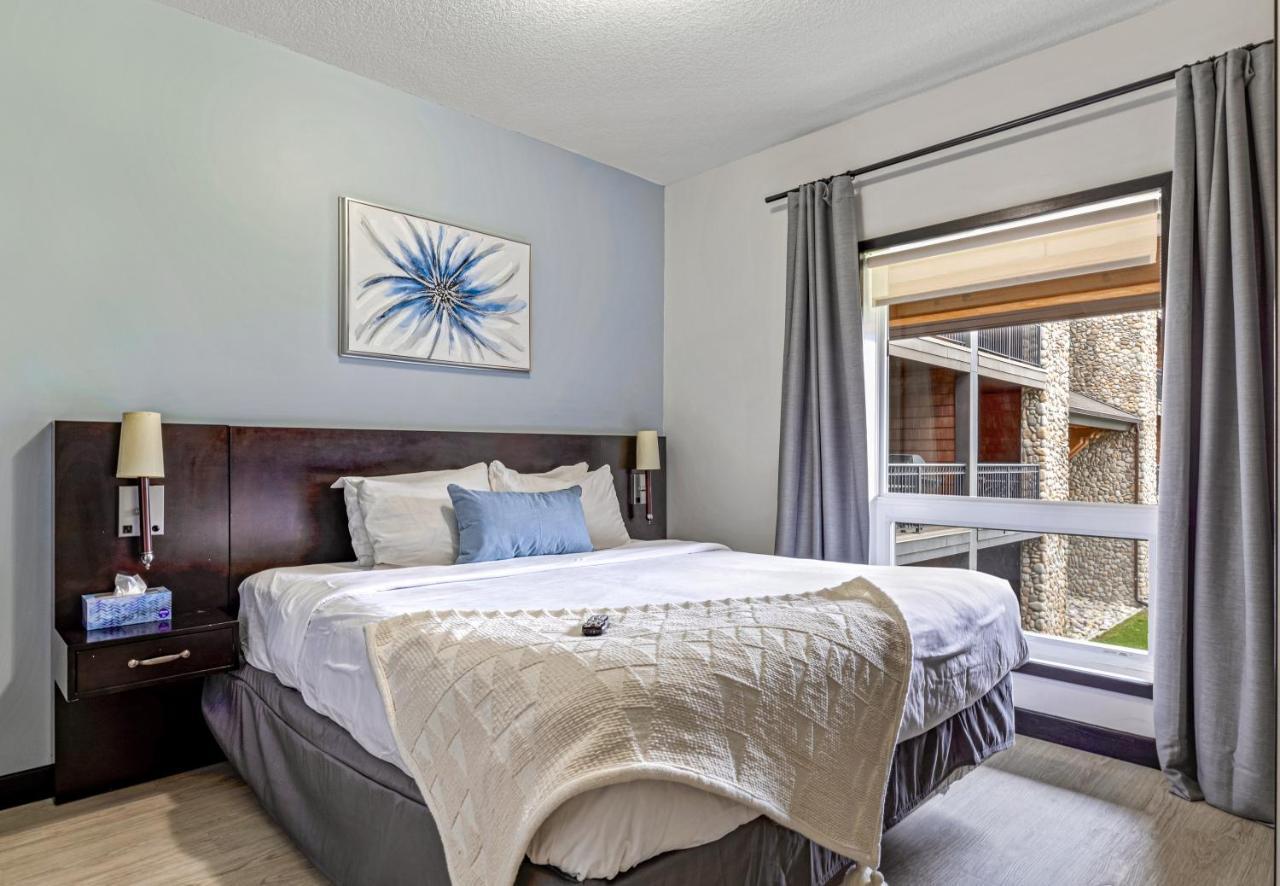 Outstanding Mountain Condo Waterslide And Hot Tub Managed By Little Sister Getaways Canmore Exteriér fotografie