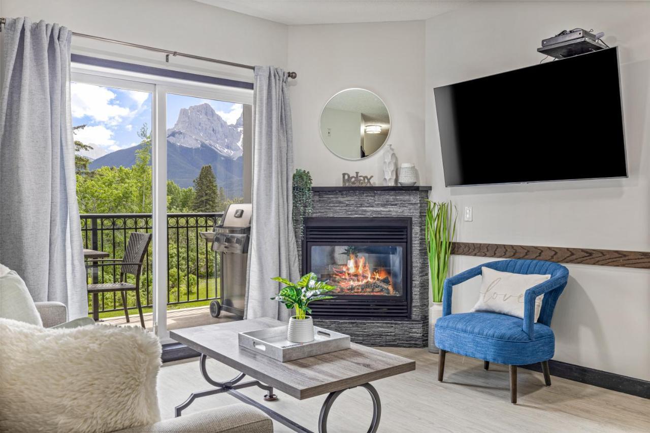 Outstanding Mountain Condo Waterslide And Hot Tub Managed By Little Sister Getaways Canmore Exteriér fotografie