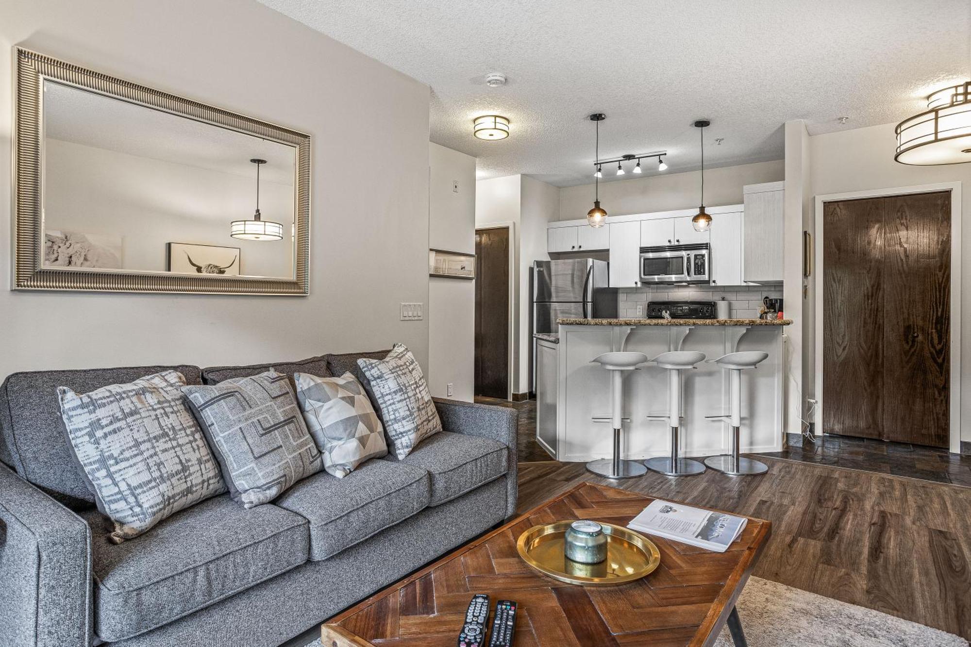 Outstanding Mountain Condo Waterslide And Hot Tub Managed By Little Sister Getaways Canmore Exteriér fotografie