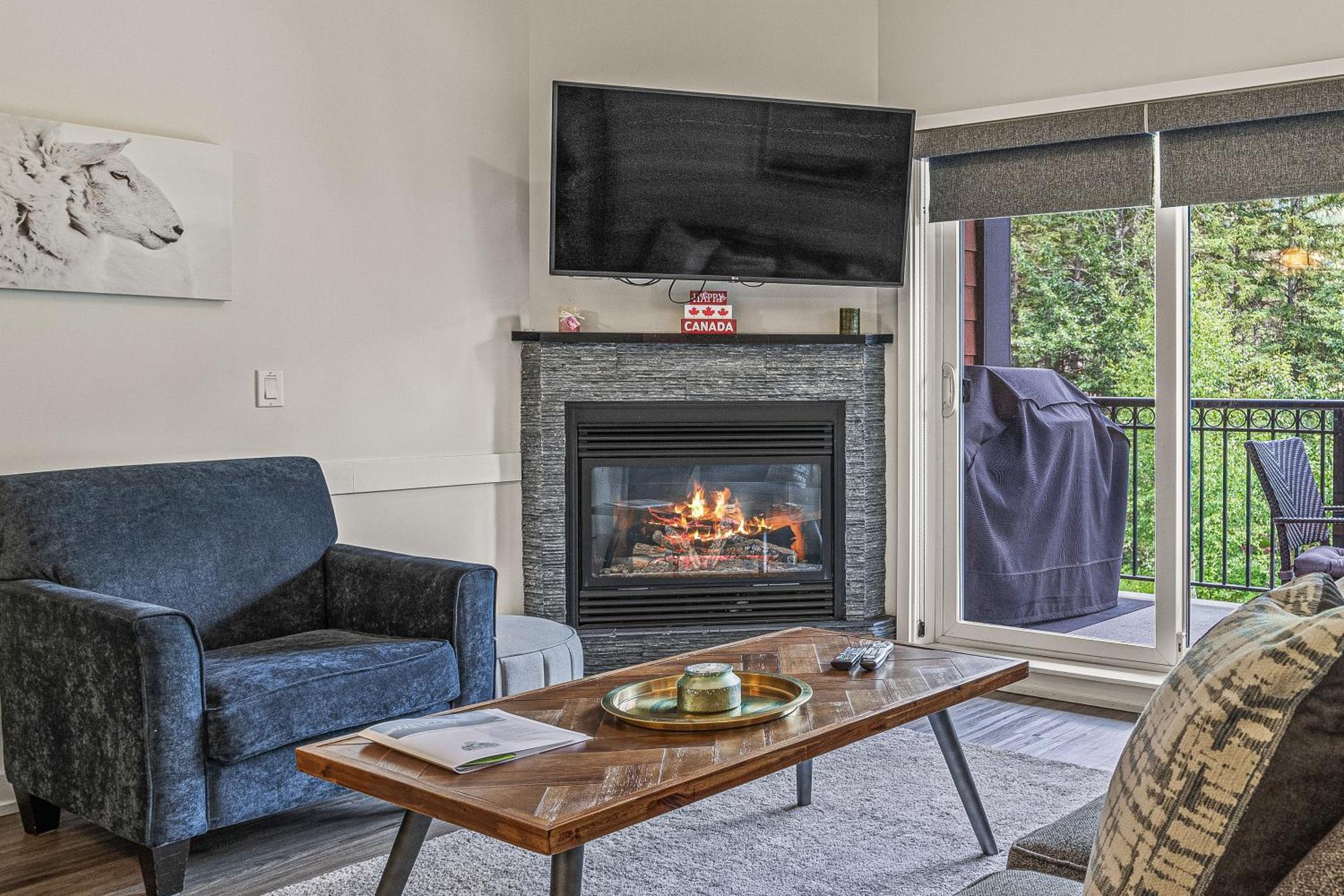Outstanding Mountain Condo Waterslide And Hot Tub Managed By Little Sister Getaways Canmore Exteriér fotografie