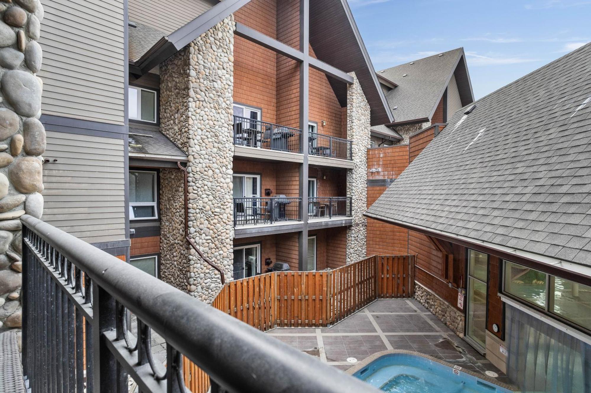Outstanding Mountain Condo Waterslide And Hot Tub Managed By Little Sister Getaways Canmore Exteriér fotografie